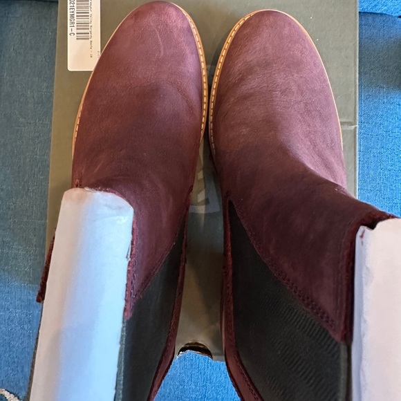 Timberland Women Courmayeur Valley Burgundy Nubuck Burgundy Chelsea Boots sz 10 - Picture 4 of 5